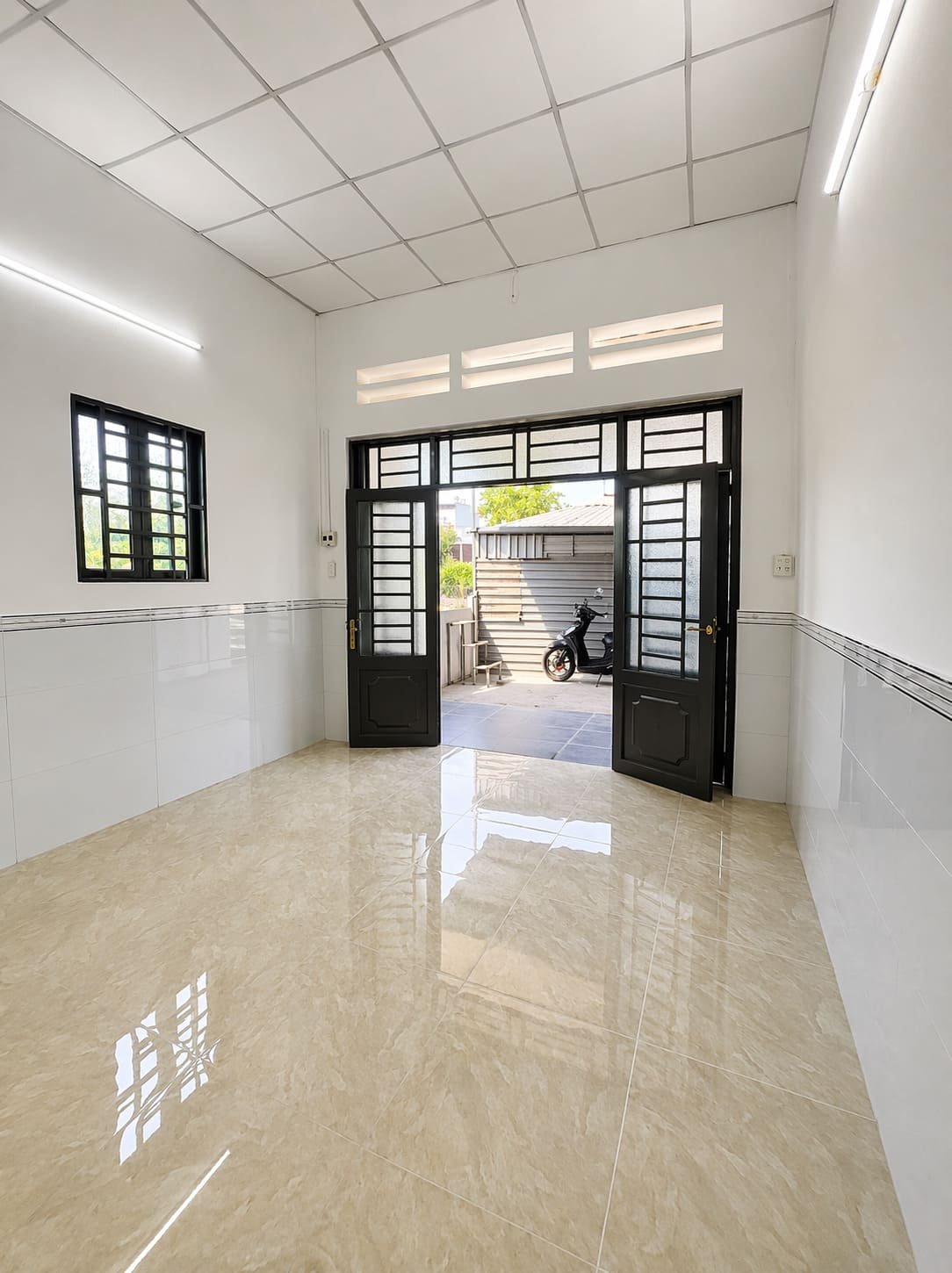 NHÀ CẤP 4 HẺM LÊ THỊ RIÊNG – VỀ Ở NGAY