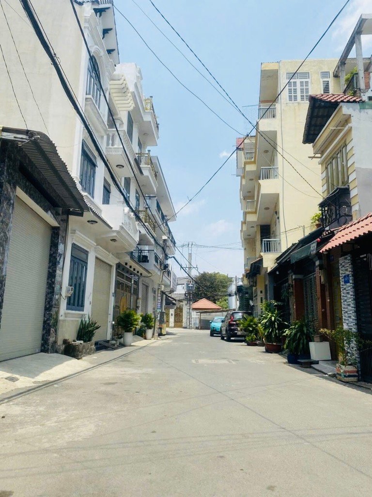 Nhà mới xây 4 tầng – Sân ô tô 7m – Hẻm xe hơi – 4PN – Full nội thất 3