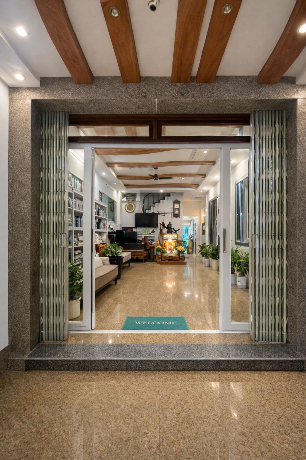 SIÊU PHẨM MẶT TIỀN – NGAY CÔNG VIÊN PHAN VĂN HỚN 2